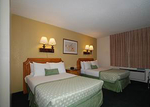 Ramada Inn Foothills Resort 03.[1]